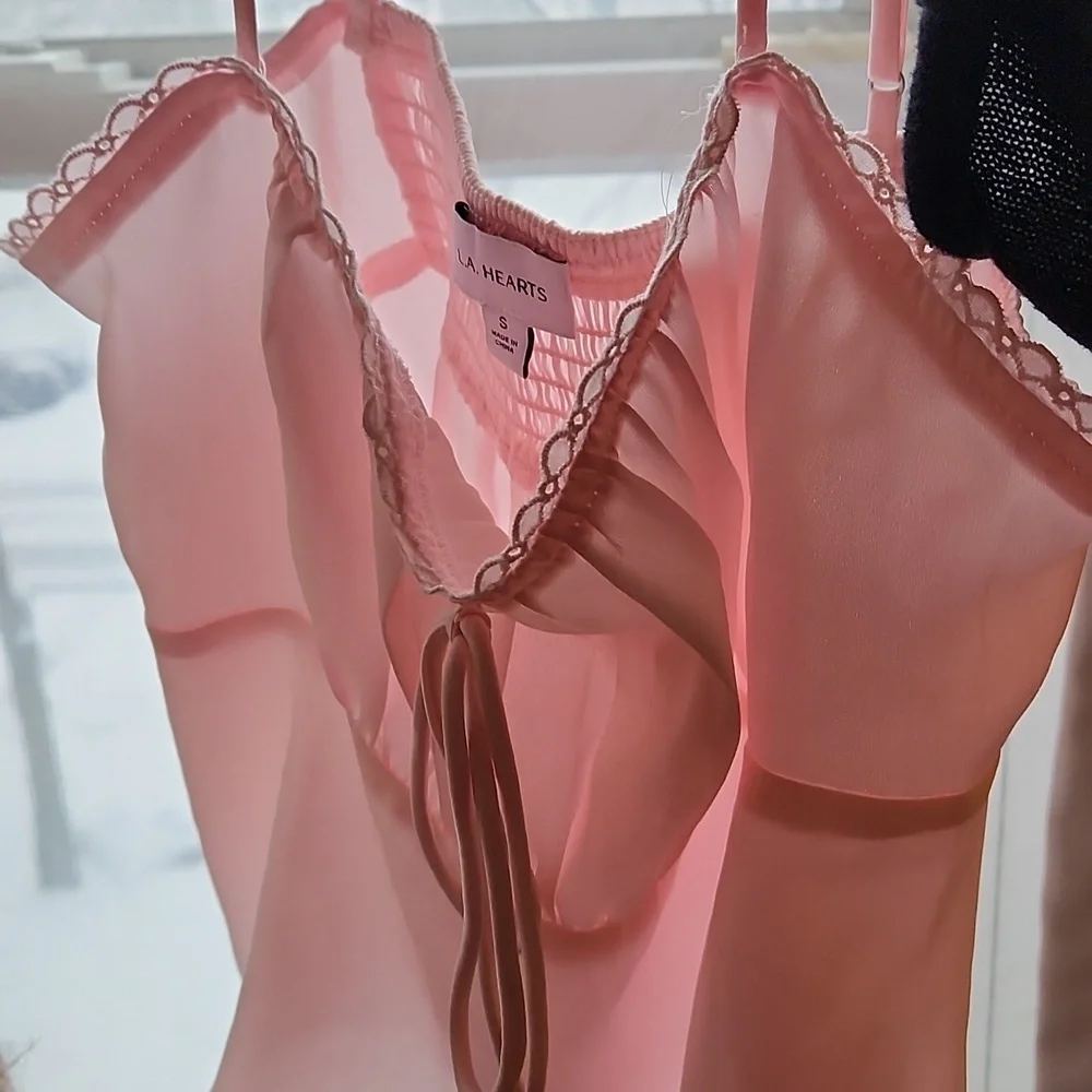 Bundle- 4 Sweet Outfit Pieces - Picture 8 of 16